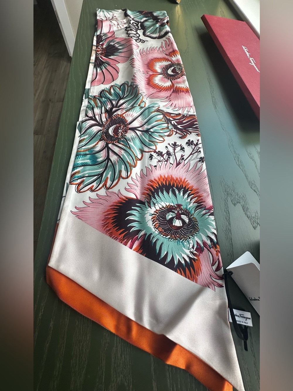 Salvatore Ferragamo reversible Brown Floral Silk Scarf with Cream Border - - Picture 11 of 16